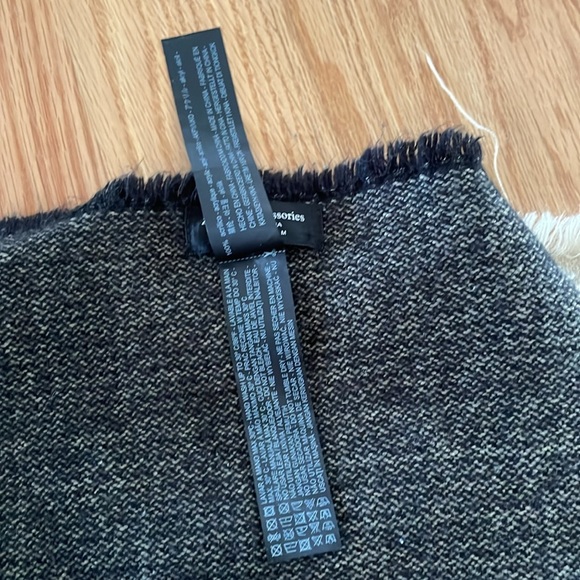 Zara large scarf - Picture 11 of 11